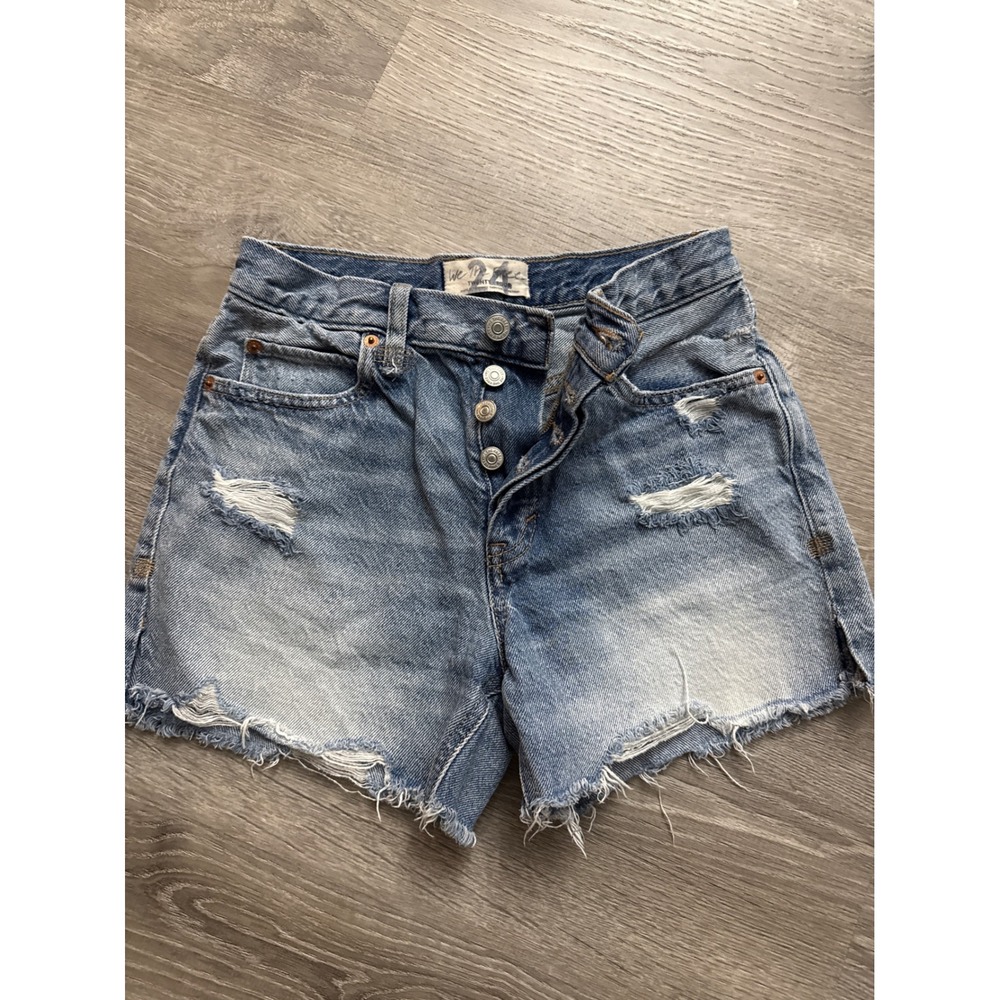 We The Free 24‎ Distressed Denim Cutoff Shorts Blue Button Fly Raw Hem Women's